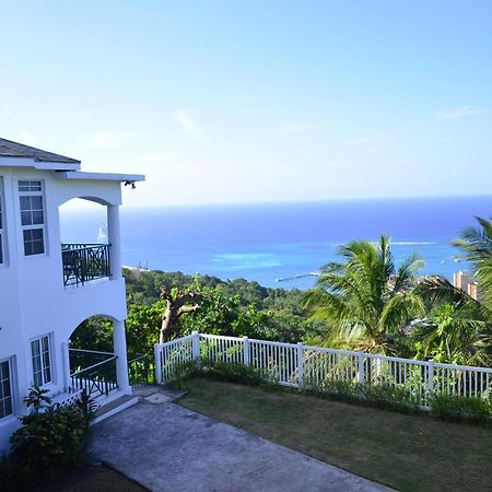 Pink Rock Inn Bed And Breakfast Ocho Rios Buitenkant foto