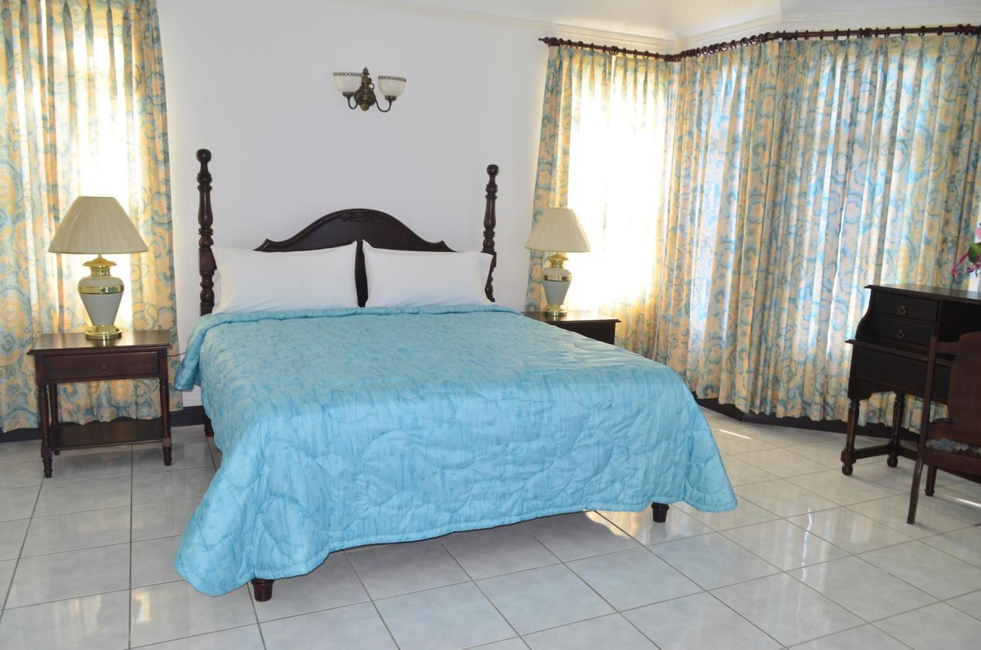 Pink Rock Inn Bed And Breakfast Ocho Rios Buitenkant foto