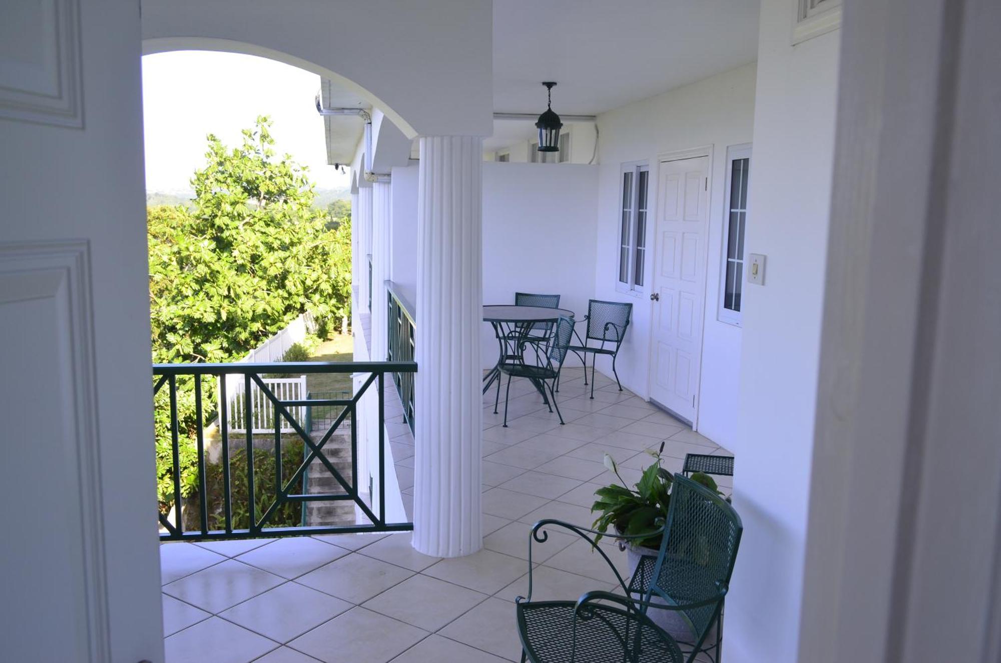 Pink Rock Inn Bed And Breakfast Ocho Rios Buitenkant foto