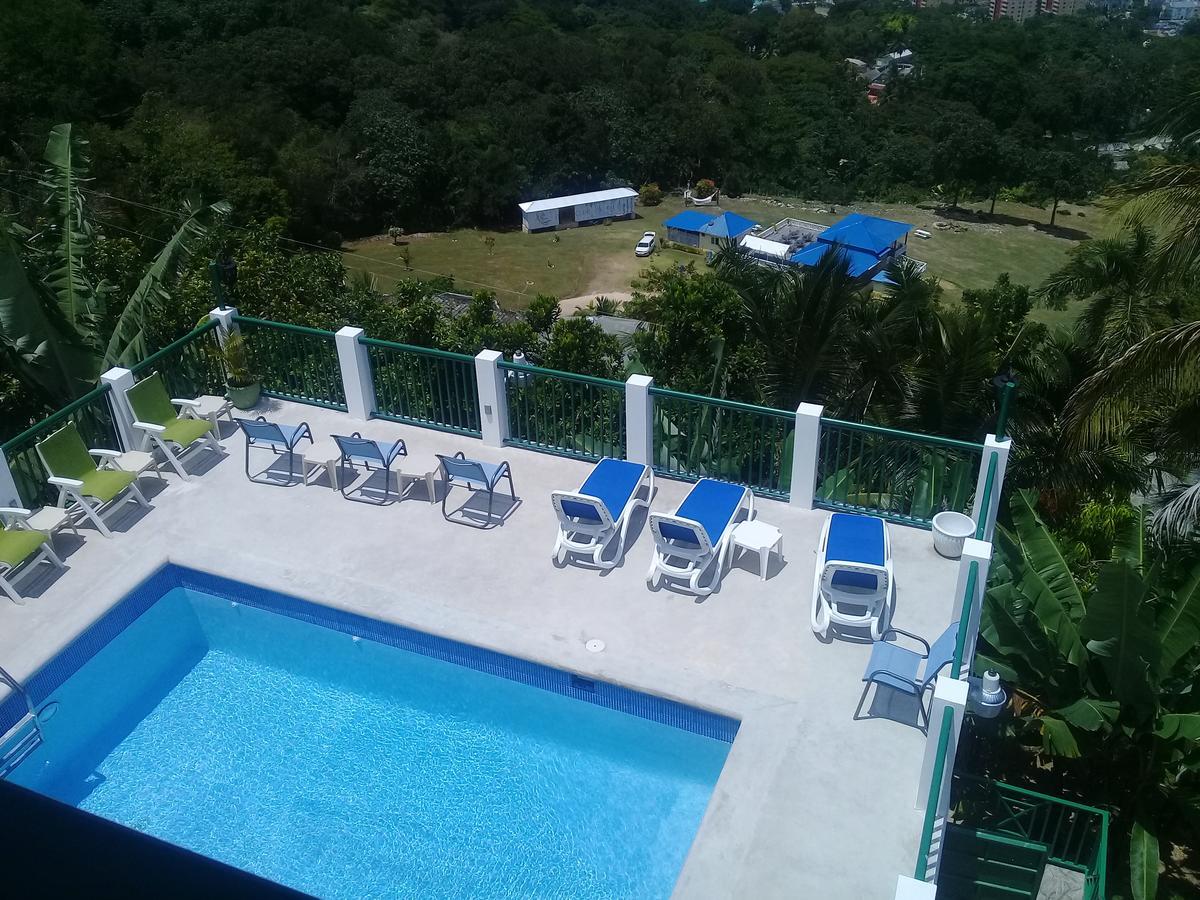 Pink Rock Inn Bed And Breakfast Ocho Rios Buitenkant foto